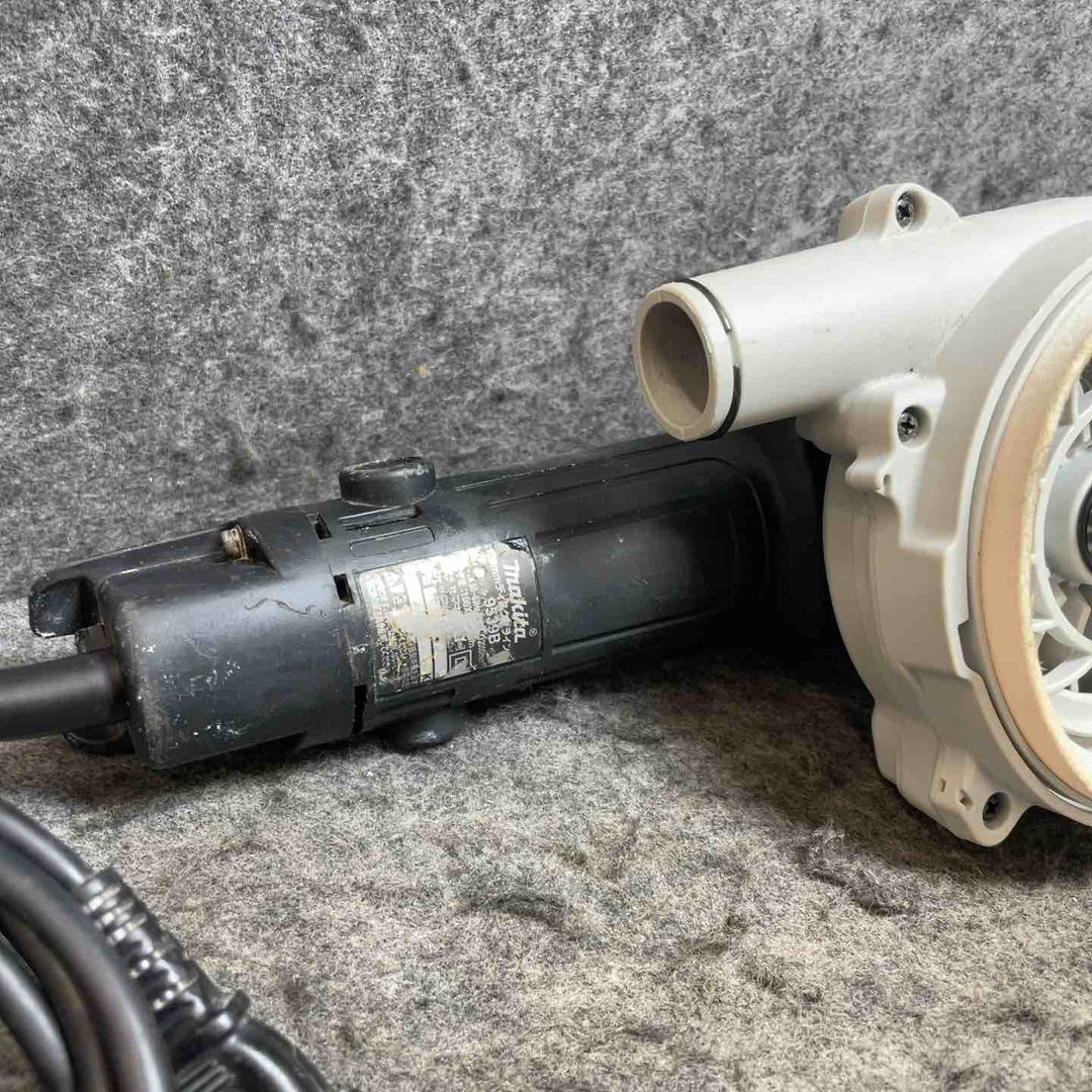 マキタ(makita) 100mmディスクグラインダ 9539B 三京ダイヤモンド 集じんアタッチメントクリーン太くん付き【桶川店】