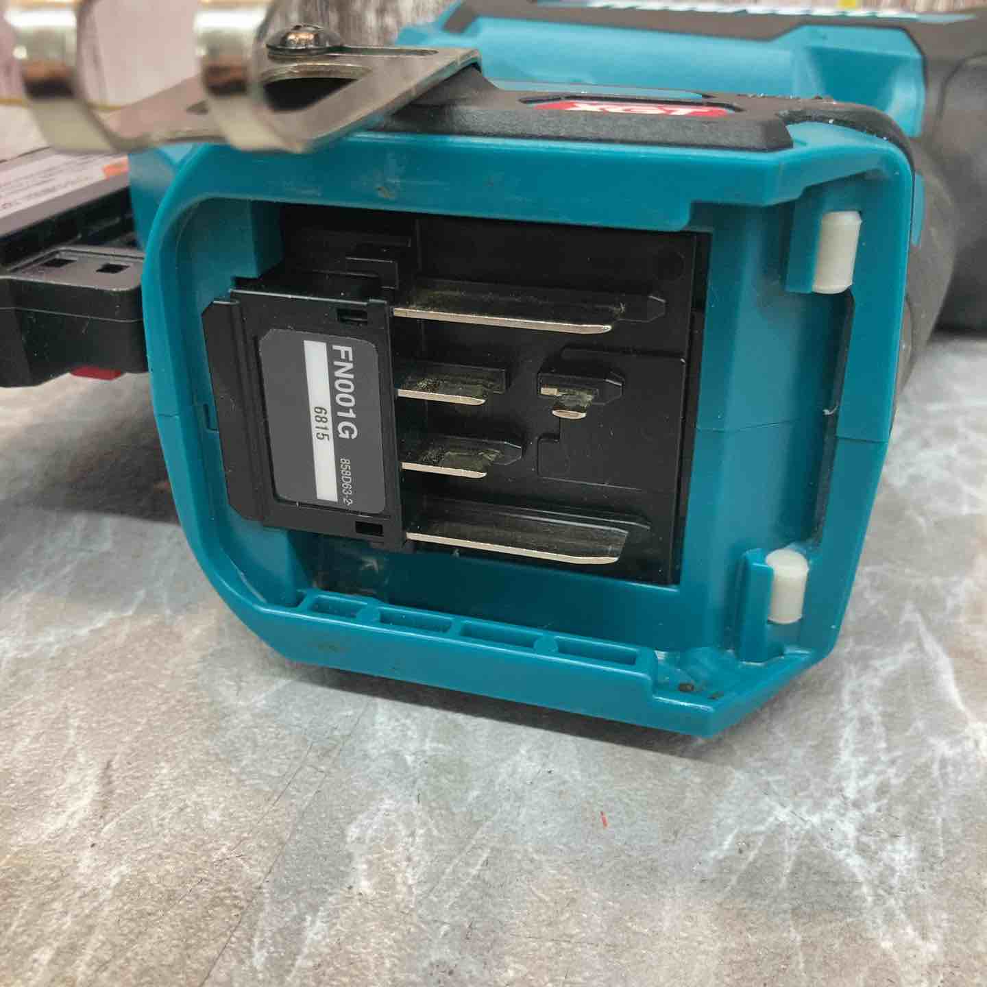 ☆マキタ(makita) コードレスフィニッシュネイラ FN001GRD【八潮店