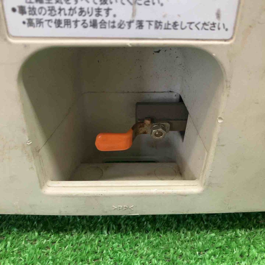 マキタ(makita) エアコンプレッサー AC700【川越店】