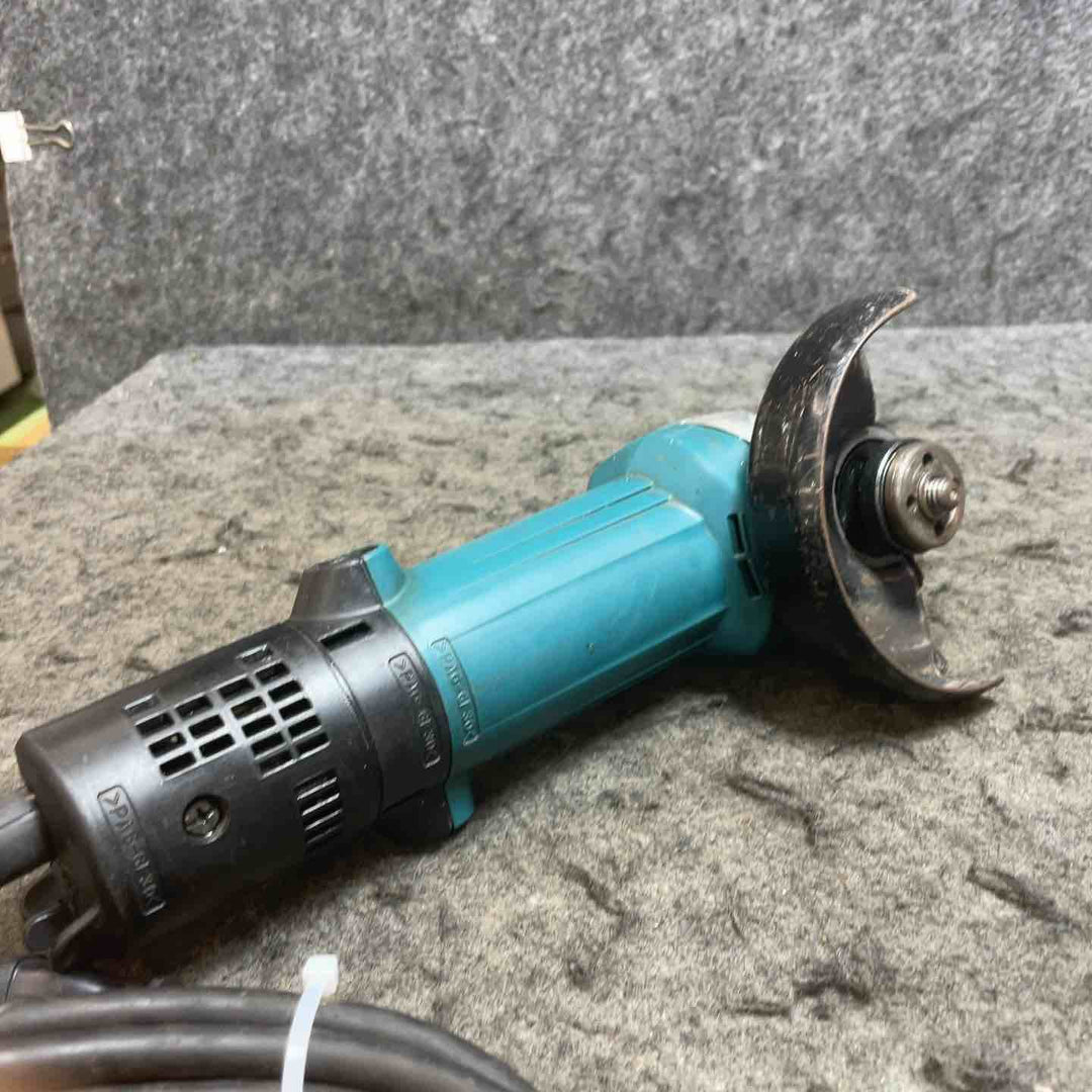 マキタ(makita) 100mmディスクグラインダ 9533B【桶川店】