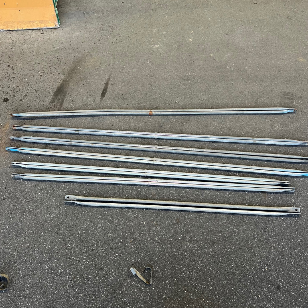 【店頭受取り限定】※※備考欄要確認※※　メーカー不明　ローリングタワー　段数不明　※※サビあり※※【桶川店】