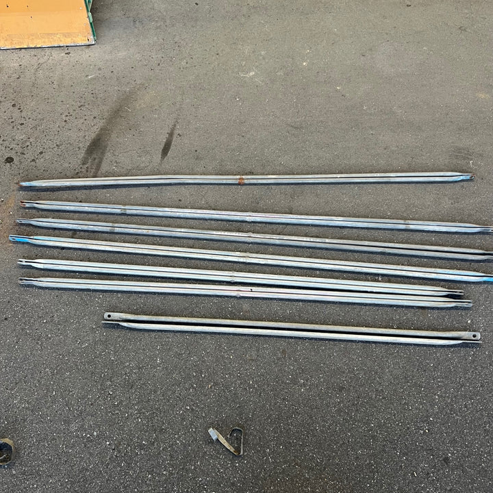 【店頭受取り限定】※※備考欄要確認※※　メーカー不明　ローリングタワー　段数不明　※※サビあり※※【桶川店】