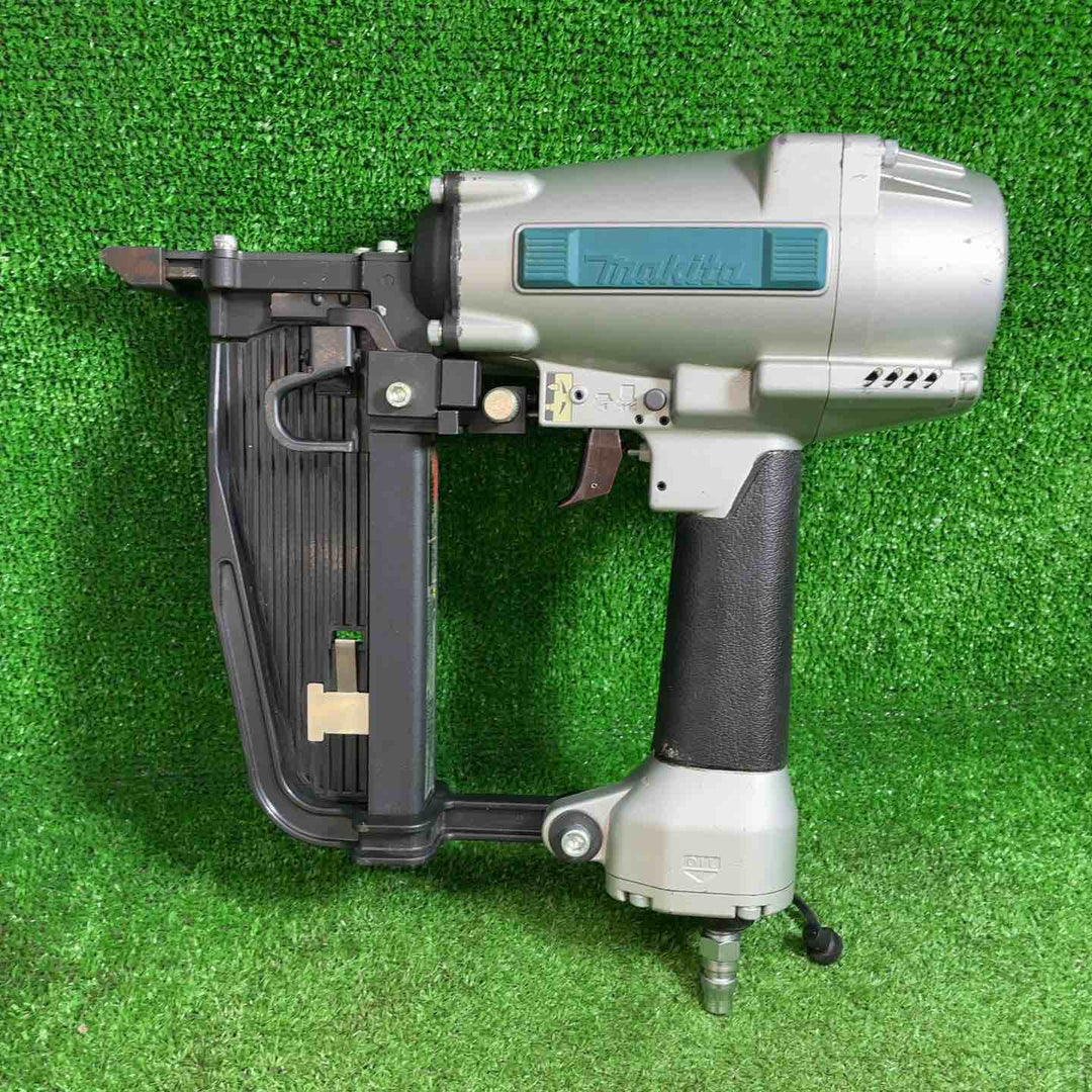 マキタ(makita) 常圧フロアタッカー AT1150B【藤沢店】