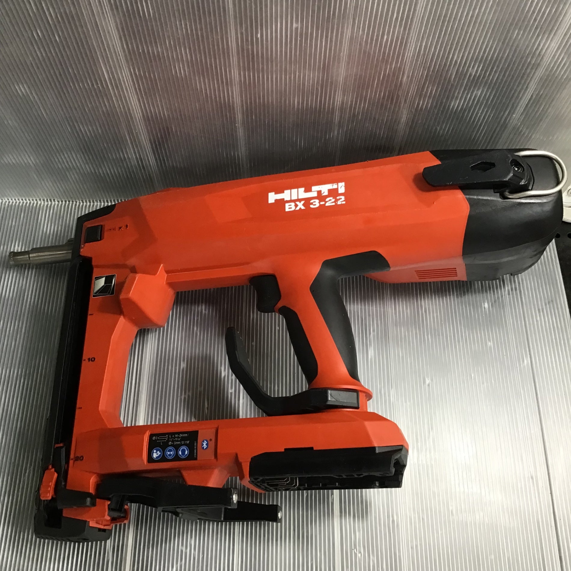 倉庫保管品 HILTI 22V BX-3-ME 02 充電式コンクリートネイラー バッテリー2個 充電器 ケース 釘付 電動工具 ヒルティ札幌市 新道東店 Hilti ヒルティ 充電式鋲打ち機 コンクリートネイラー BX3-ME-02