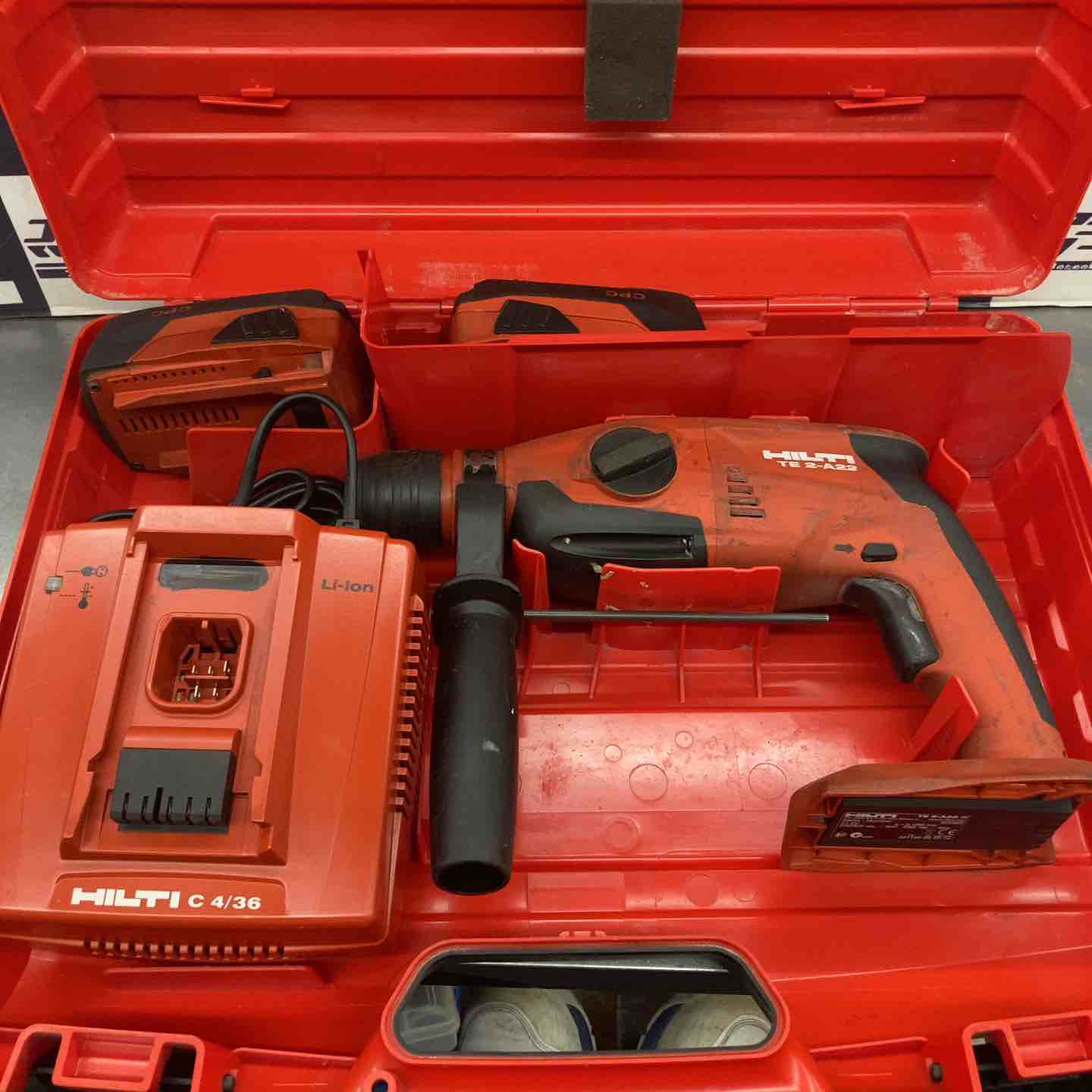 ACB-SC152 HILTI ヒルティ ハンマードリル TE14 コアビット ケース付属 電動工具 土木建築 DIY用品 通電OK 回転確認済 現状お渡し 中古品 新製品・新技術情報 - ヒルティグループ