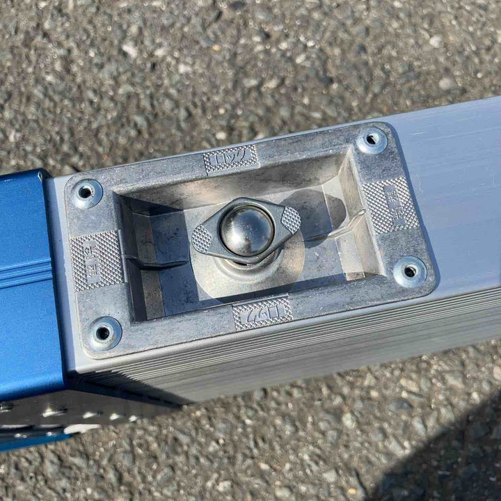 【店頭受取り限定】◇ピカコーポレイション(Pica) 両面使用型伸縮足場板 ブルーコンパクトステージ STKD-D2023【鴻巣店】