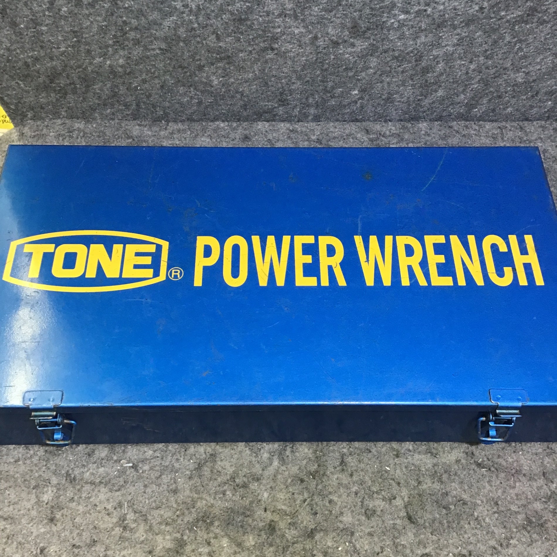 【中古】【動作OK】【店頭引取限定】　大型バス・トラック用パワーレンチ　ＴＯＮＥ　8-330TW Amazon | トネ(TONE) パワーレンチ(タイヤ用) 8-320TW 差込角25.4mm(1