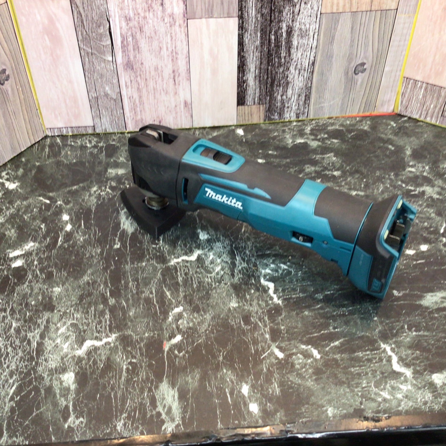 ★マキタ(makita) コードレスマルチツール TM51DZ【八潮店】