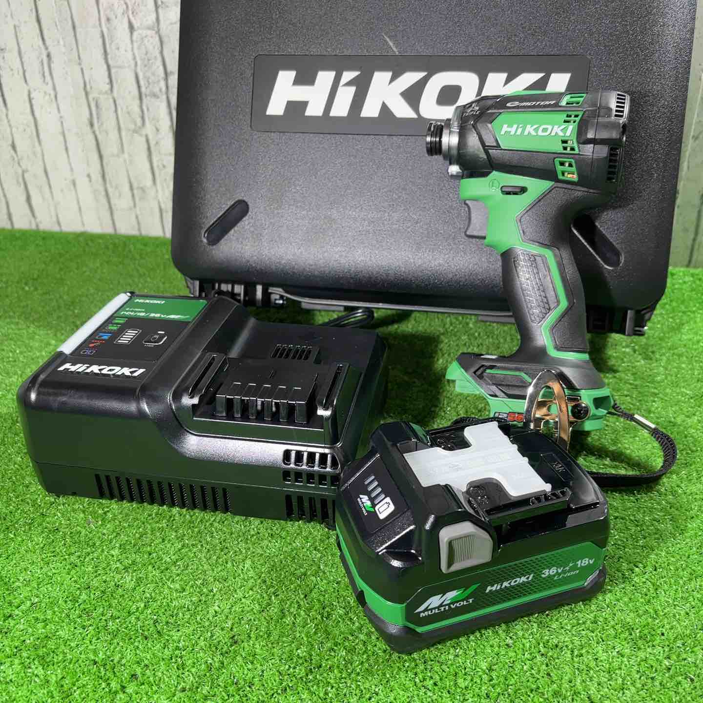 HIKOKI インパクトドライバー 充電器・バッテリー付き HiKOKI