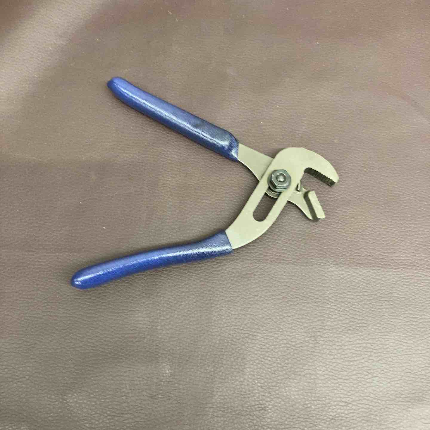 【未使用品(店頭展示品)】スナップオン(Snap-on)ウォーターポンププライヤー(ミッドナイトブルー)AWP65【東大和店】 未使用品(店頭展示品)】スナップオン(Snap-on)ウォーターポンプ