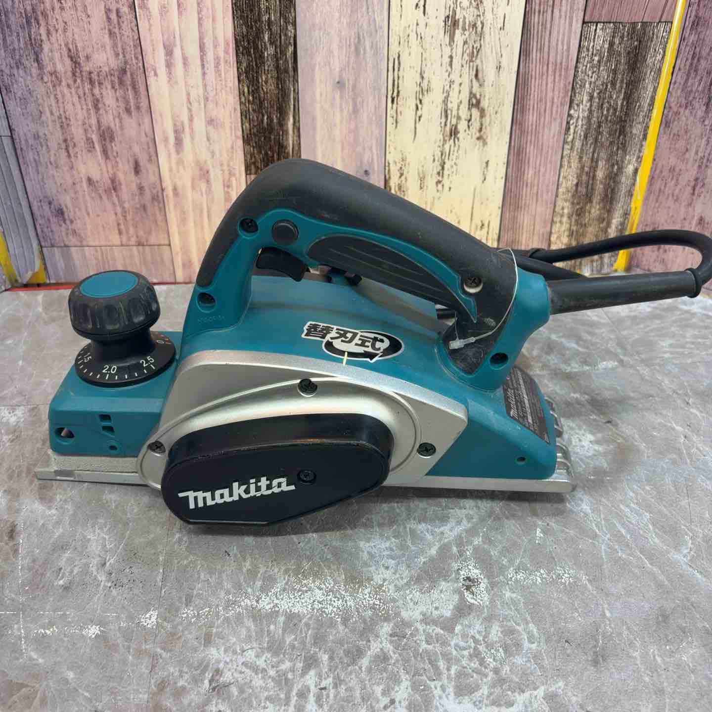 ☆マキタ(makita) 電気カンナ KP0800A【八潮店】 ☆マキタ(makita) 電気カンナ KP0800A【八潮店】 – アクトツール