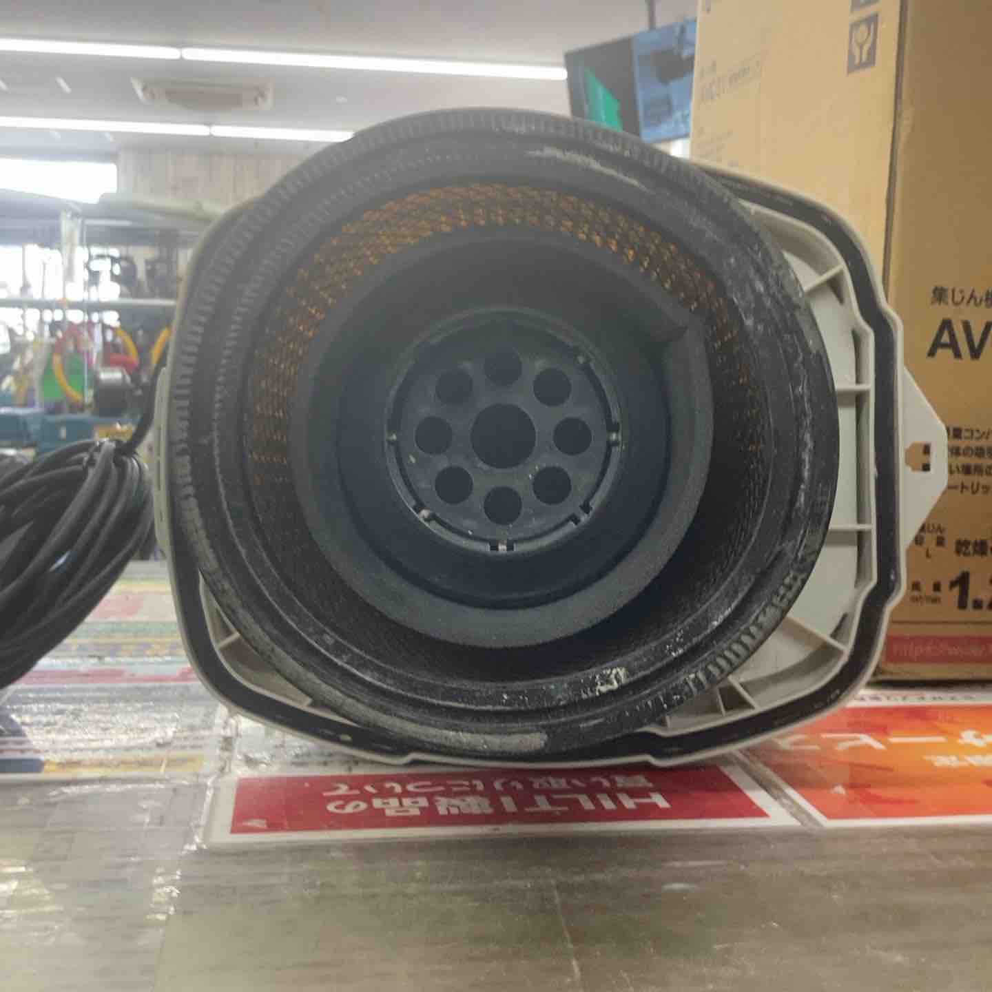 ◇京セラ(KYOCERA) 乾湿両用集じん機 AVC51 ホース、掃除部品付属