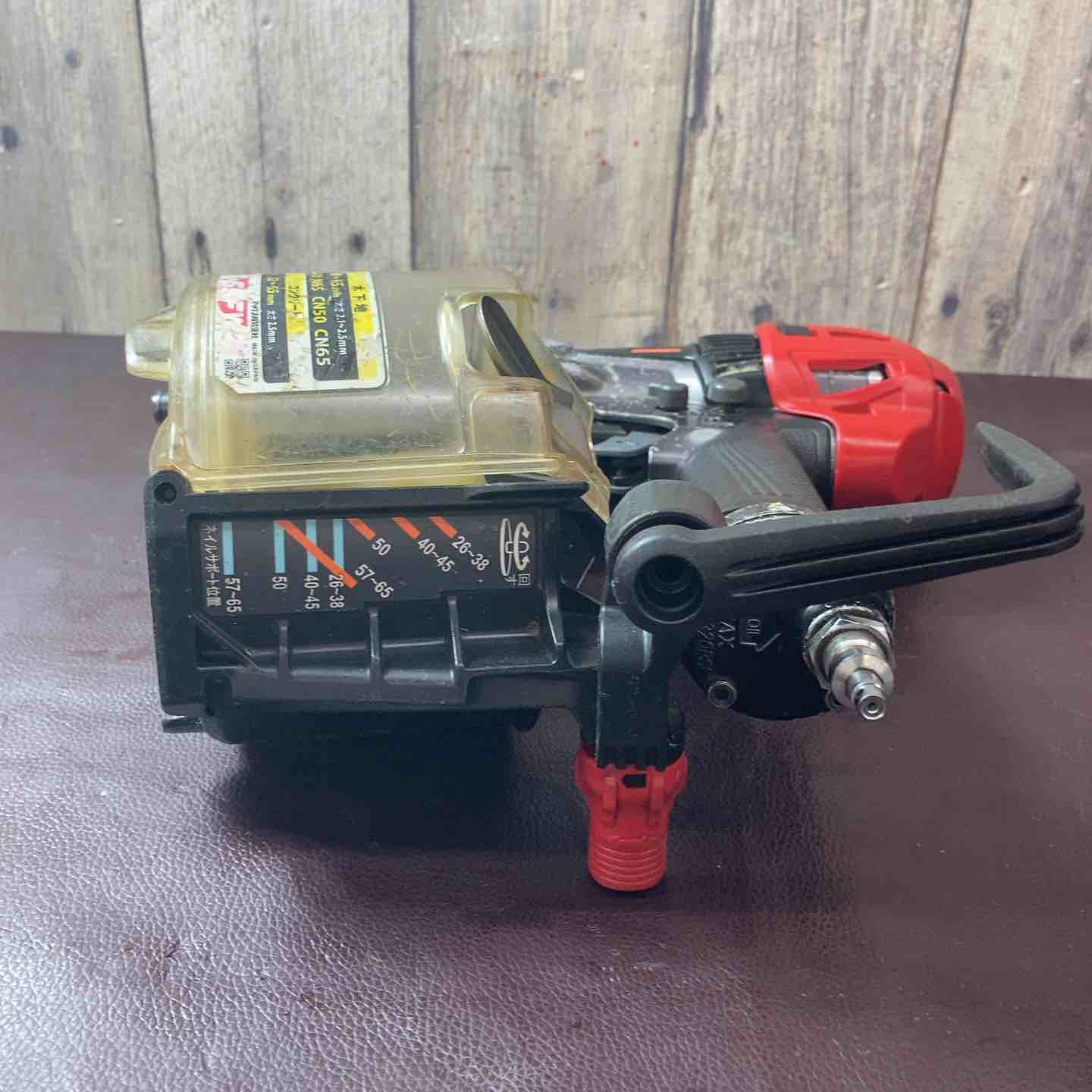 中古品】 マックス(MAX) 高圧エア釘打ち機 HN-65FW1(アタッチメントV付