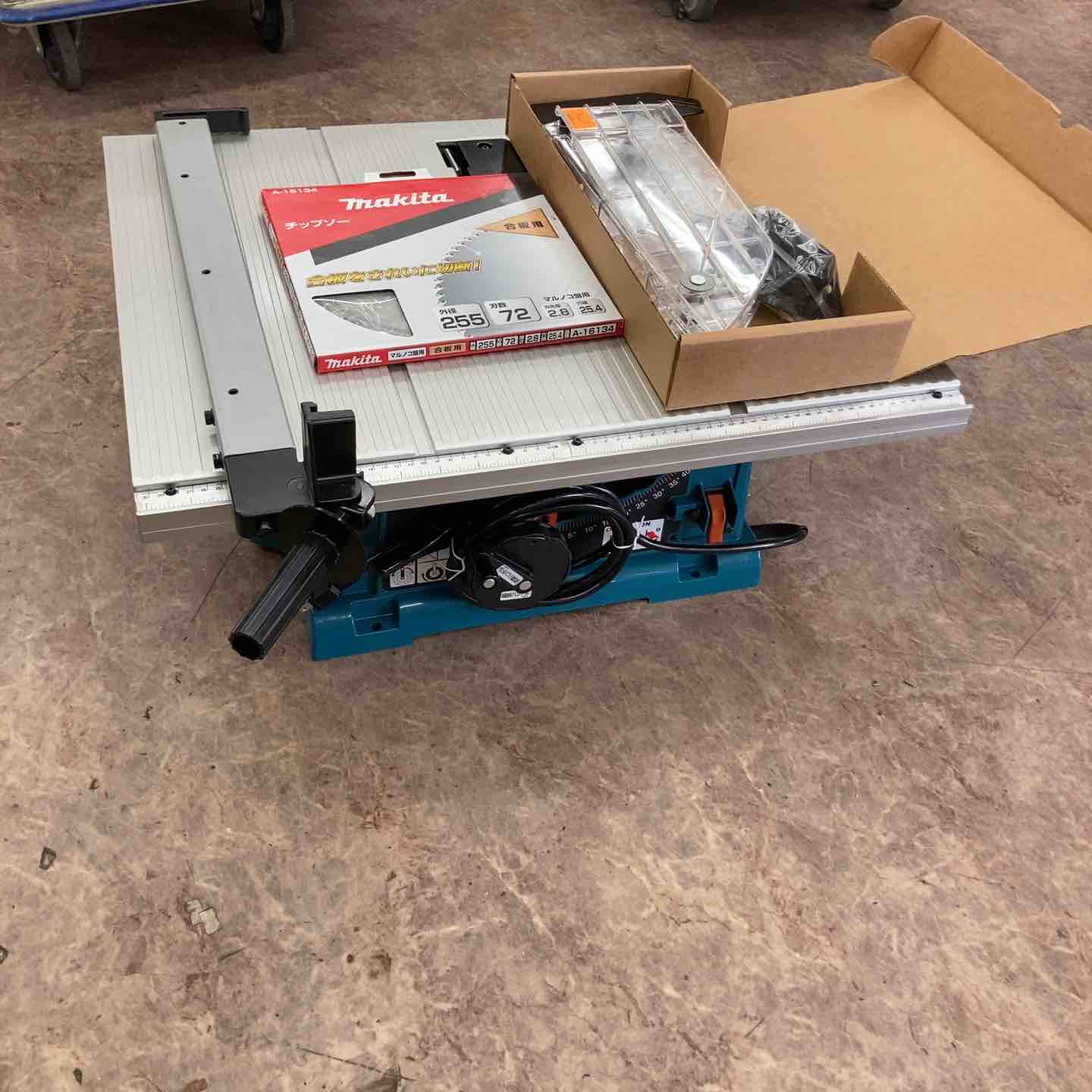 店頭受取り限定】☆マキタ(makita) マルノコ盤 2703【所沢店