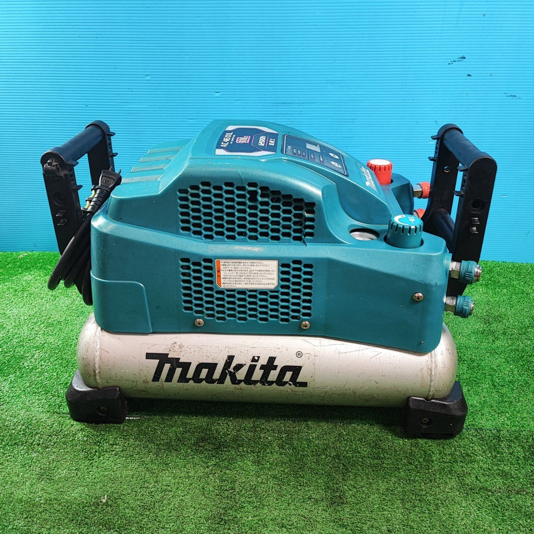 ★マキタ(makita) エアコンプレッサー AC461XL【岩槻店】