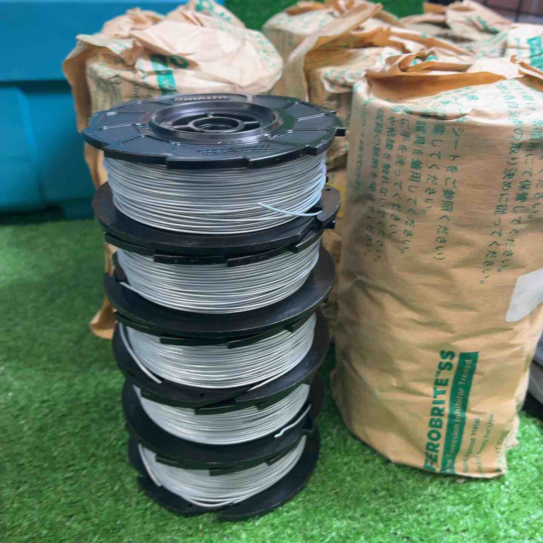 【中古品】 マキタ (makita) コードレス鉄筋結束機 リバータイア TR181DZK 【藤沢店】