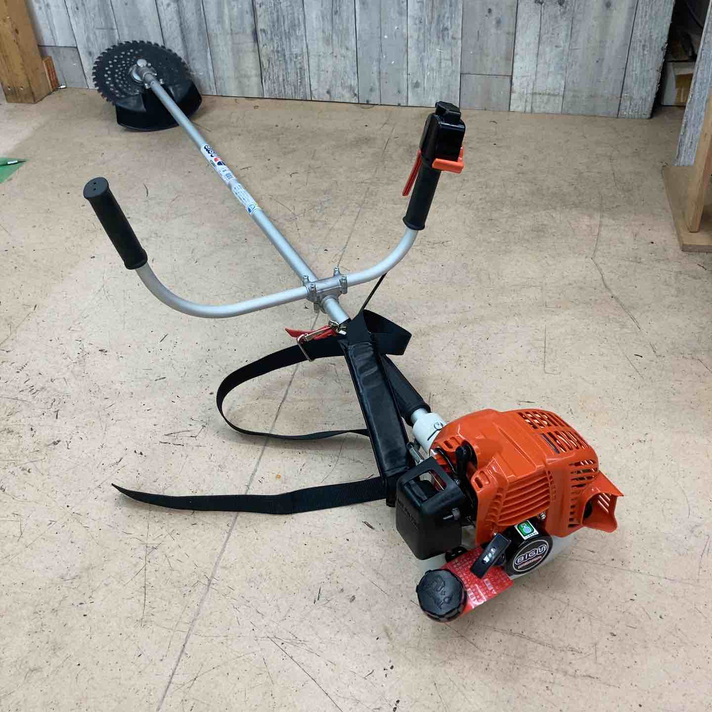 中古工具関連商品　芝払機 (Rabbit) 中古工具関連商品 芝払機 (Rabbit)