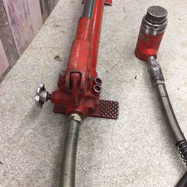 理研 手動油圧ポンプ 型式不明　先端 型式不明【八潮店】