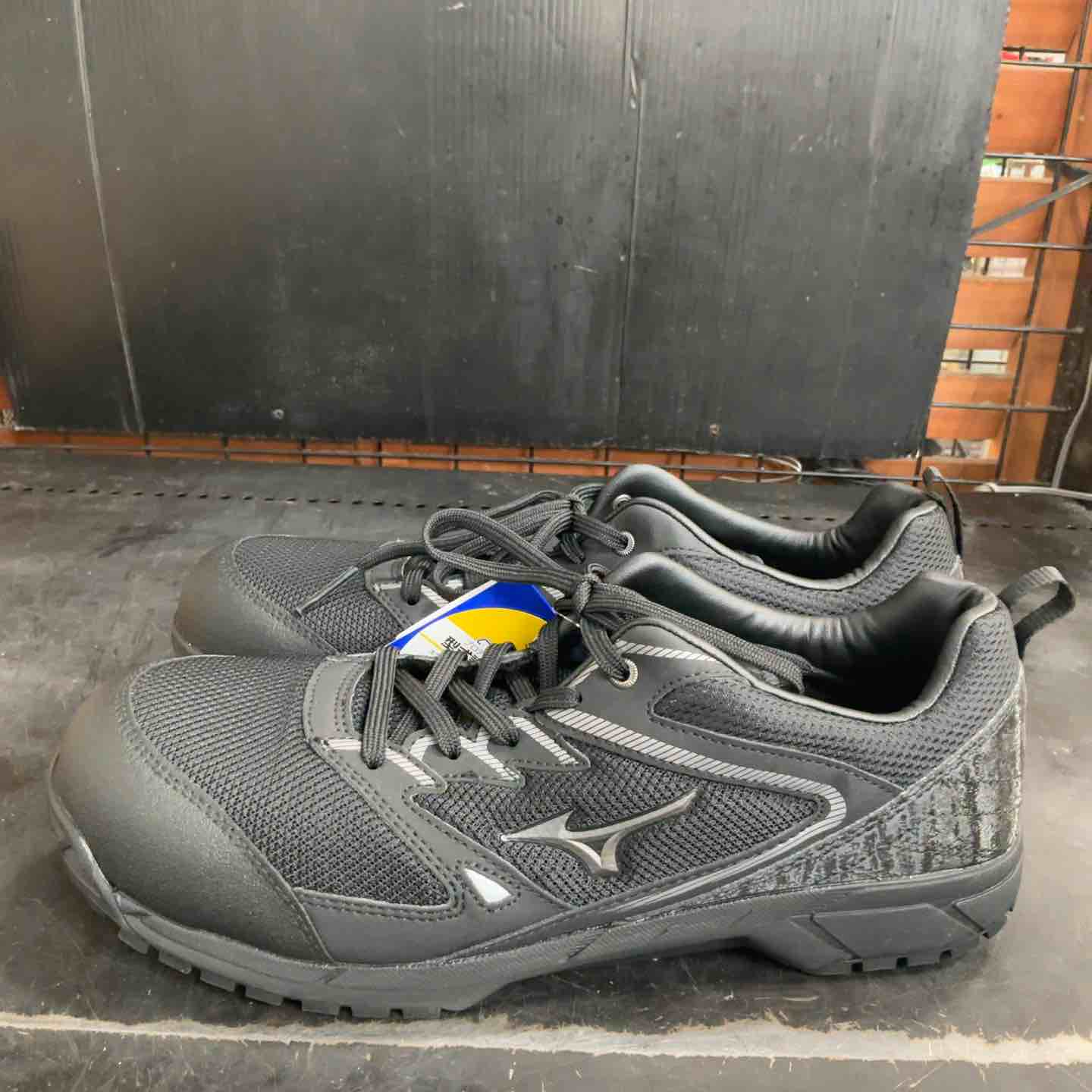 [新品未使用] ミズノ安全靴 オールマイティ VS 軽量 紐 メッシュ JSAA ミズノ 安全靴 オールマイティ VS 軽量 紐 メッシュ JSAA・普通作業用