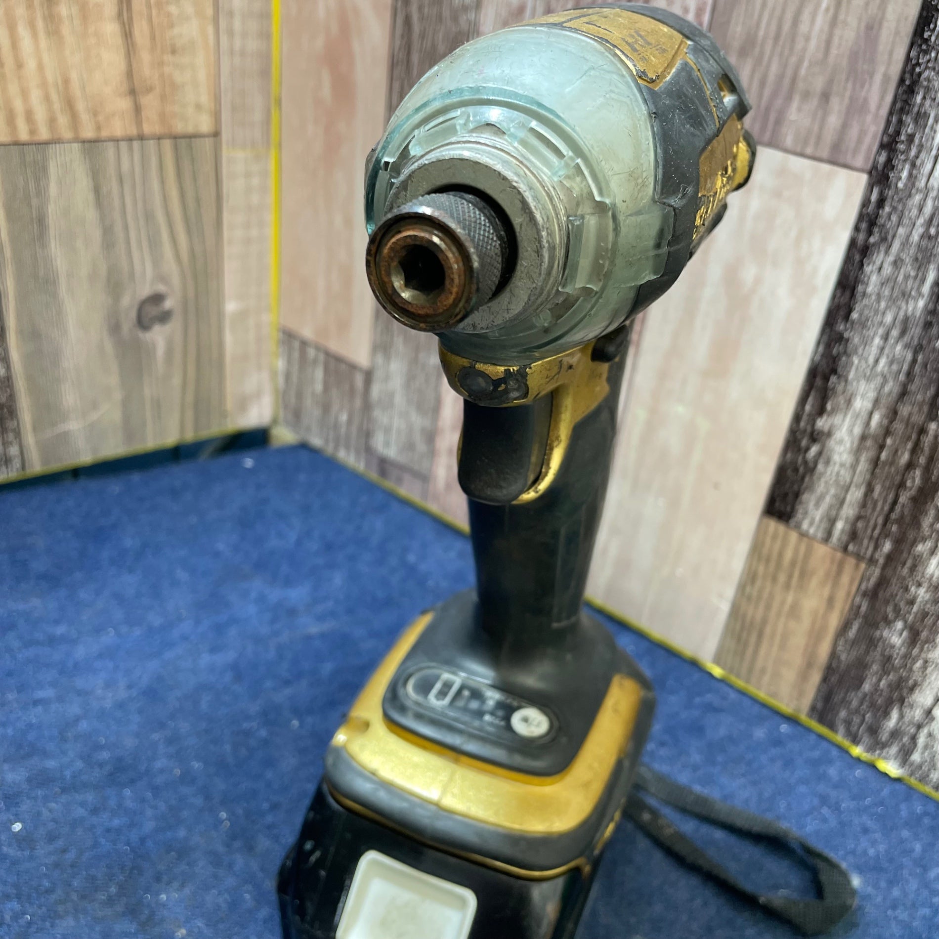 メリット★MAKITA マキタ インパクトドライバー TD148DSP1 18V 5.0Ah ゴールド 限定 中古 1円スタート★ 本体