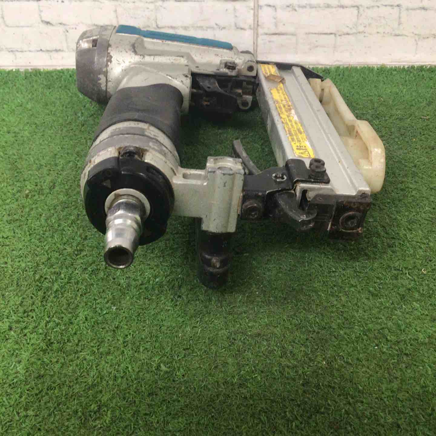 【未使用品】makita マキタ　エアタッカ　AT425AK