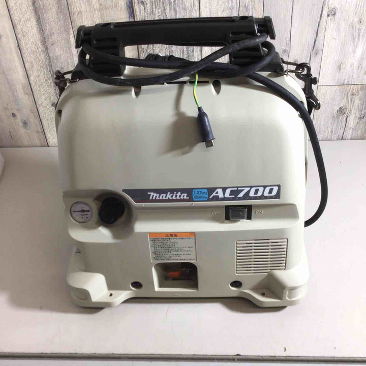 ★マキタ(makita) エアコンプレッサー AC700【戸田店】