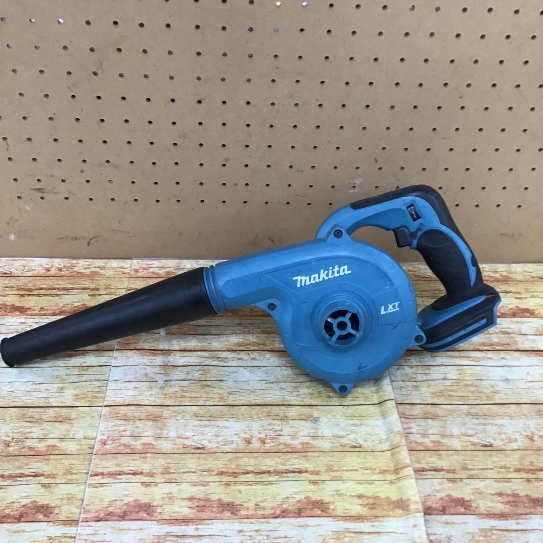 マキタ(makita) コードレスブロワ UB182DZ【川崎店】 – アクトツールオンラインショップ