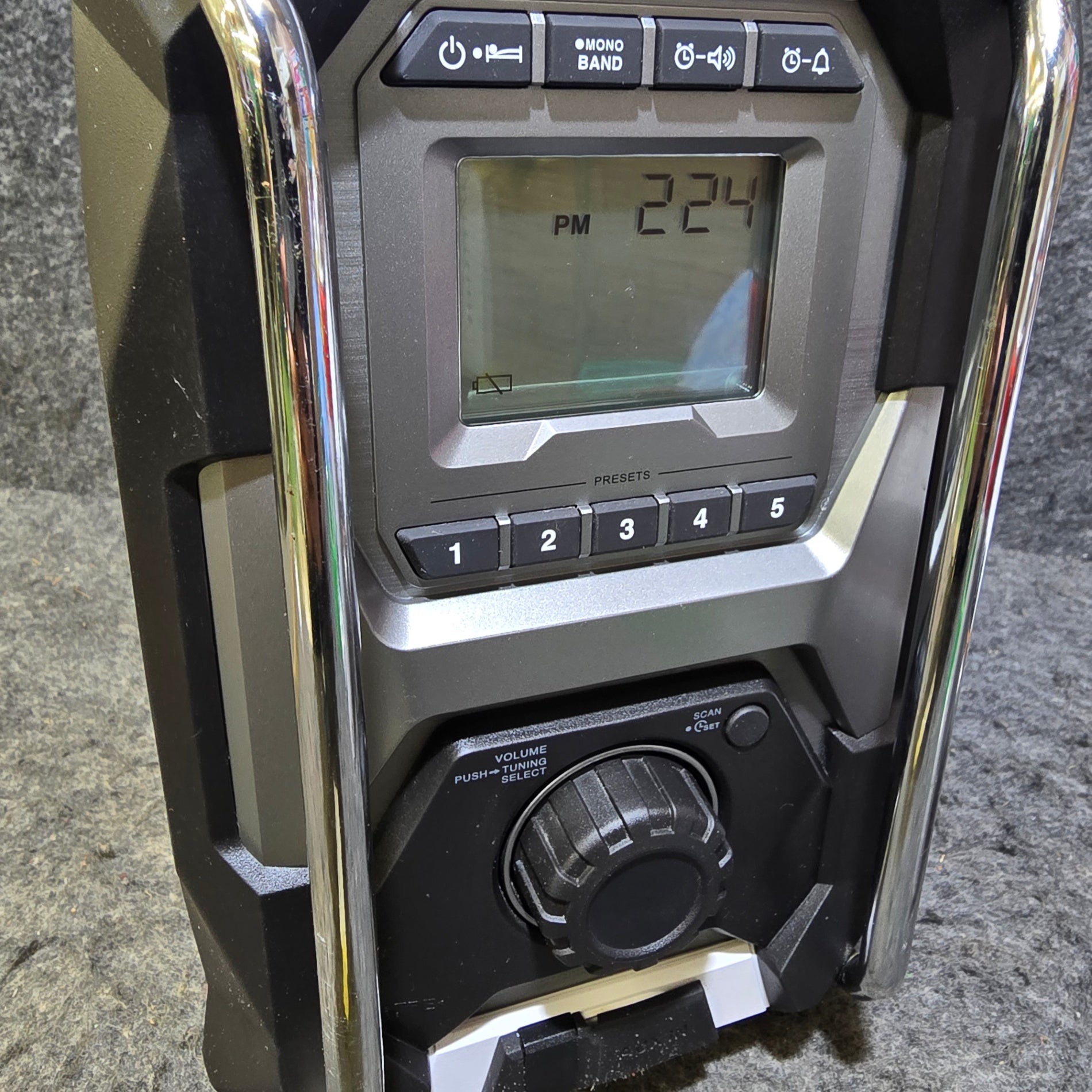 マキタ makita コードレスラジオ 現場ラジオ マキタ（makita） 充電式ラジオ MR002GZ[青]/MR002GZB[黒] 本体のみ