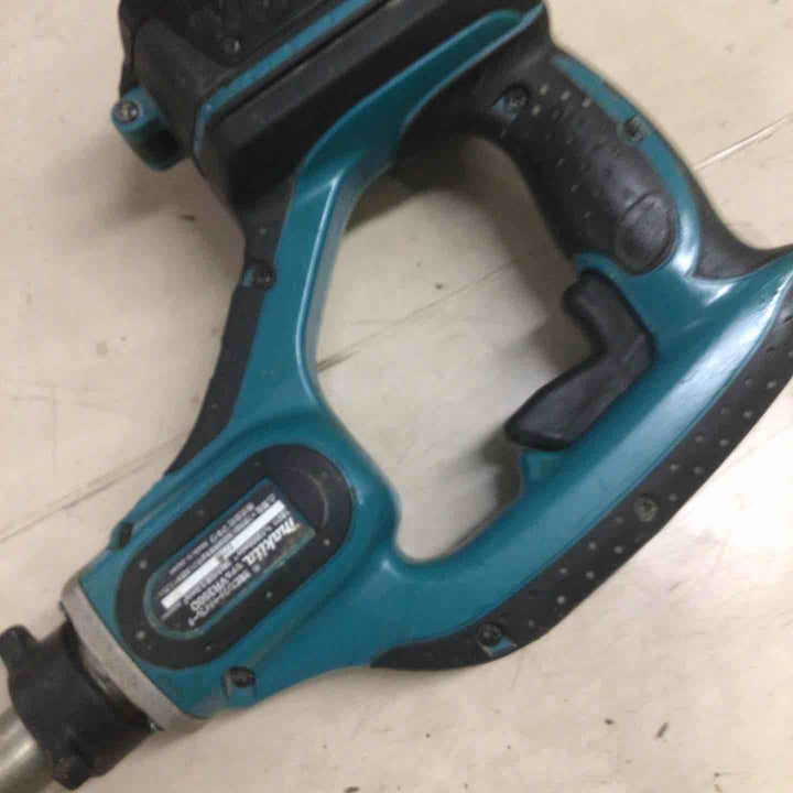 【店頭受取り限定】★マキタ(makita) コードレスコンクリートバイブレータ VR350DZ【町田店】