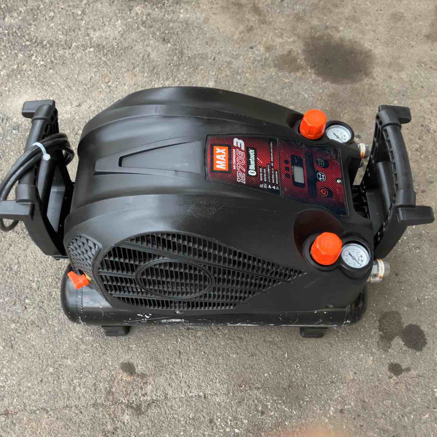 中古品】 マックス/MAX エアコンプレッサー・AK-HH1270E3 ブラック