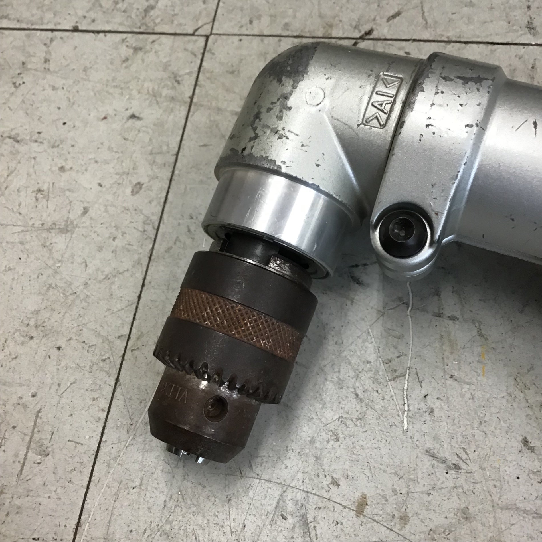 中古品】 マキタ/makita コーナー(アングル)ドリル DA4000LR 【鴻巣店