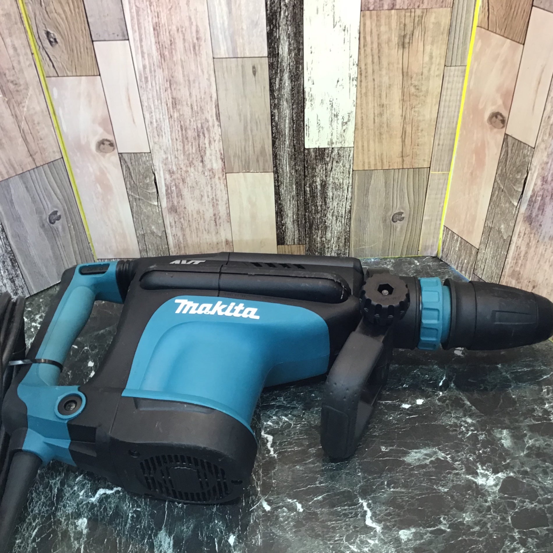 ★マキタ(makita) 電動ハンマ HM1213C【八潮店】