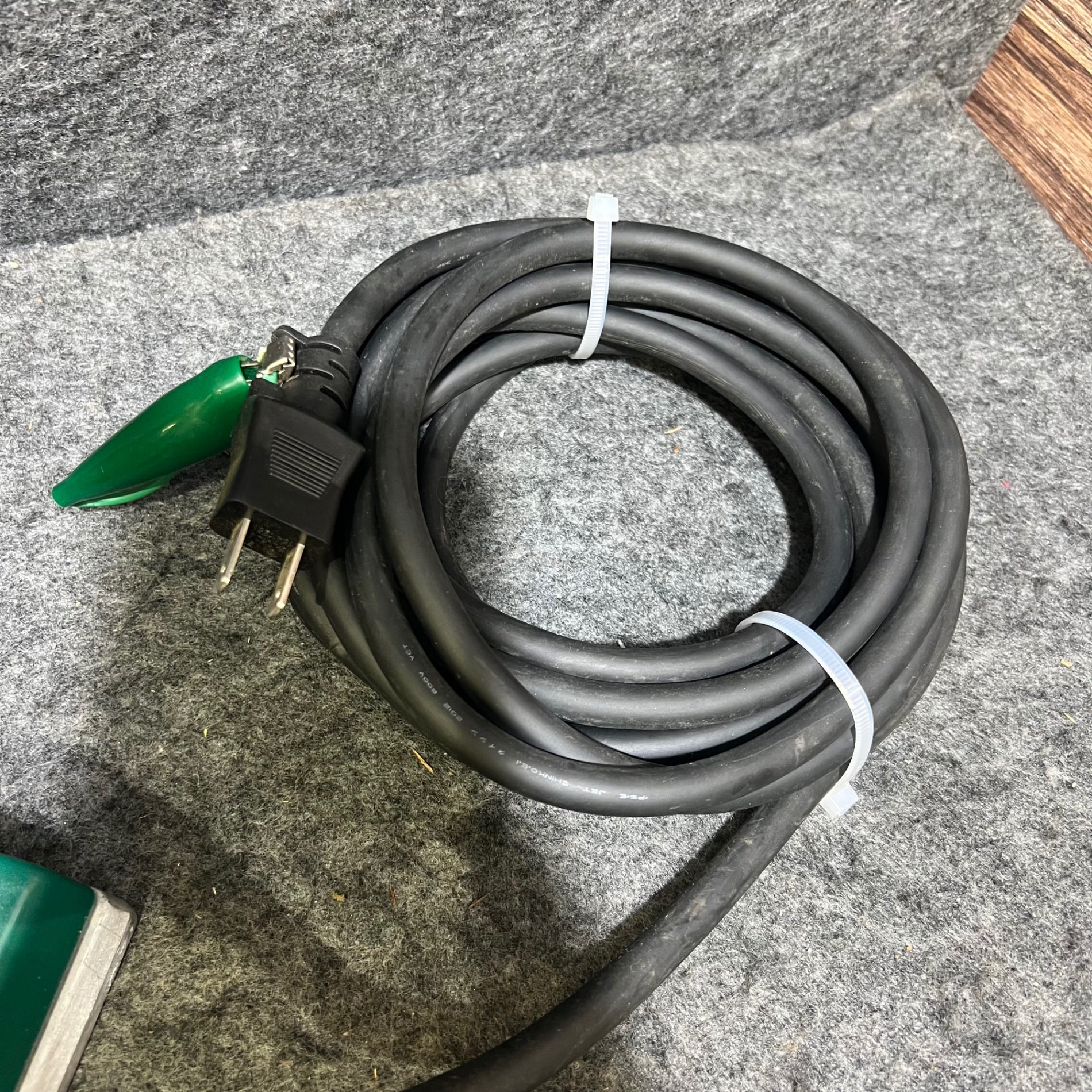 〇ハイコーキ(HIKOKI ※旧:日立工機) 120mm 電気カンナ(替刃式) P35(SC 〇ハイコーキ(HIKOKI ※旧:日立工機) 120mm 電気カンナ(替刃式) P35(SC