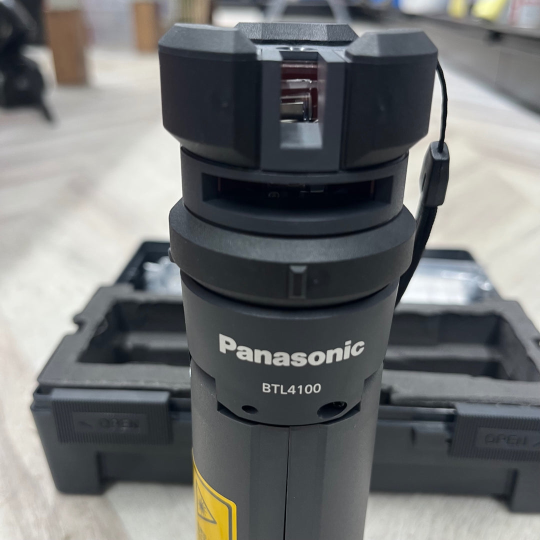 〇パナソニック(Panasonic) レーザー墨出し器  壁十文字タイプ グリーンレーザー コードレス レーザーマーカー 墨出し名人 BTL4100【越谷店】