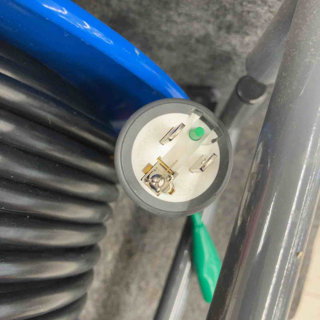 ◇ハタヤ (HATAYA) コードリール 屋外用 (防雨型) 100V型 コード30m  コンセント3個  段積みフラットリール DBN-30KBF【鴻巣店】