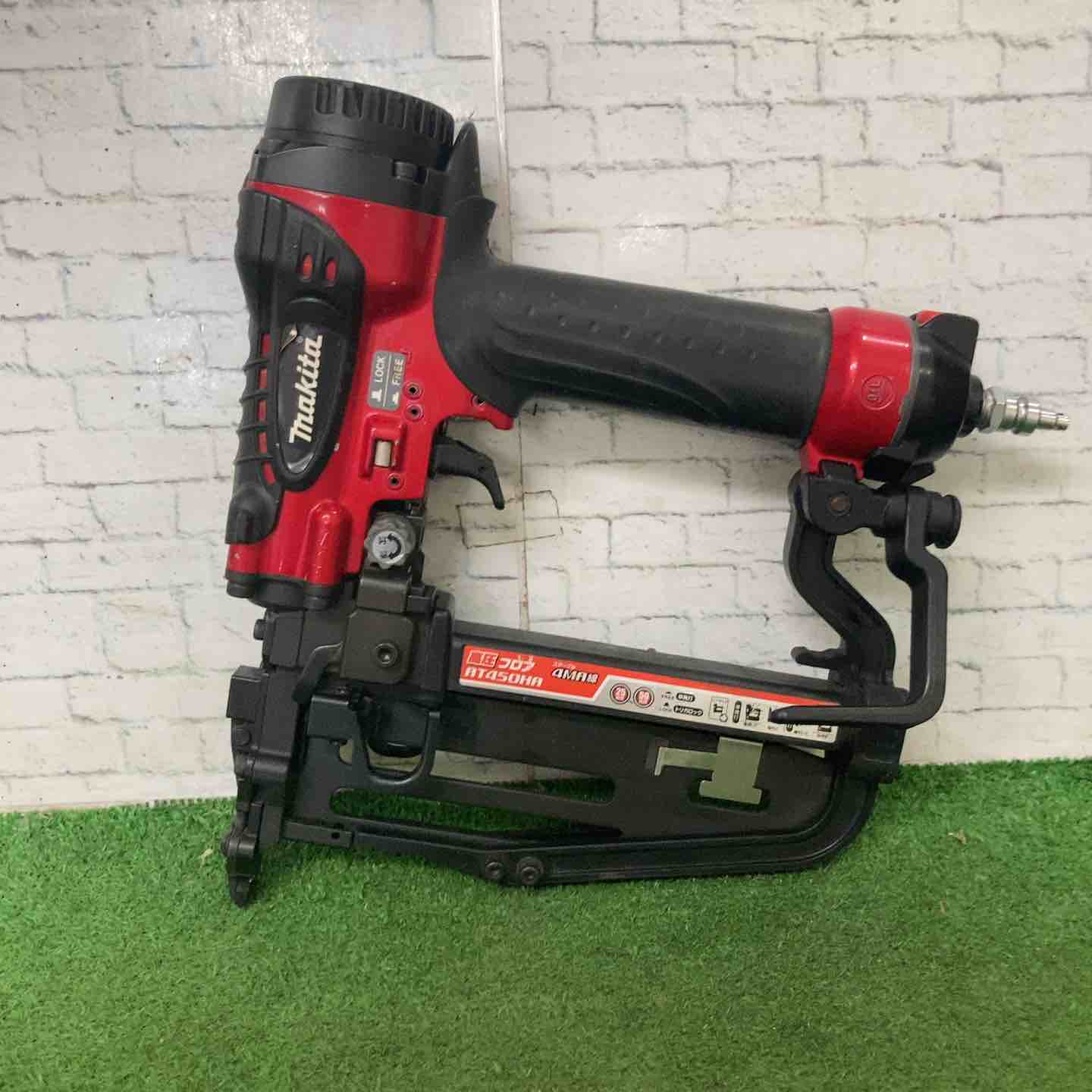 ★マキタ(makita) 高圧フロアタッカ AT450HA【町田店】 ☆マキタ(makita) 高圧フロアタッカ AT450HA【町田店】 – アクトツール