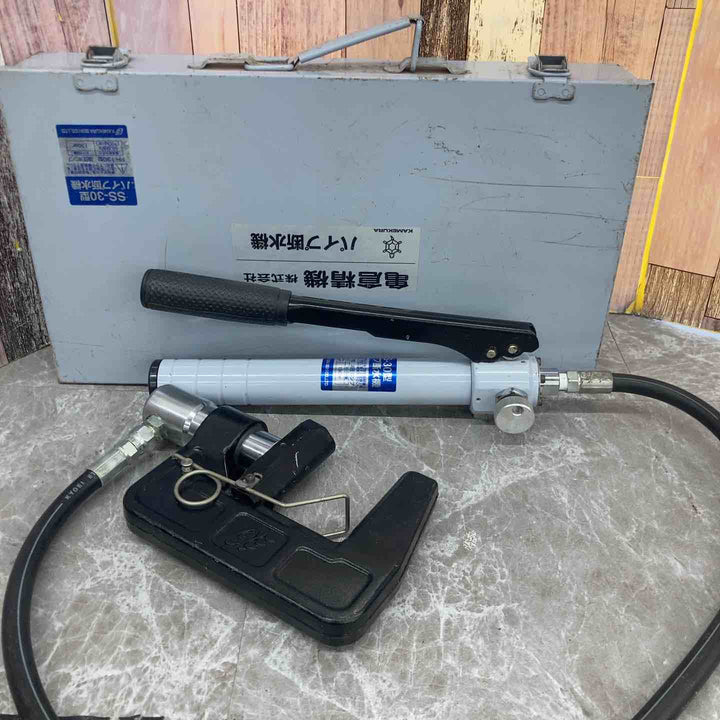 ★亀倉精機(KAMEKURA) 手動油圧式パイプ断水機 SS-30【八潮店】