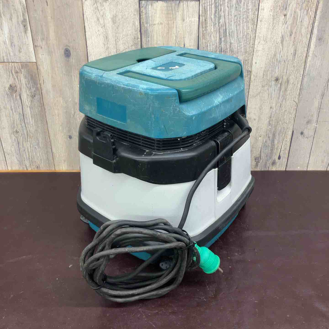 【中古品】 マキタ(makita) 集じん機 乾式 484(P) 【東大和店】