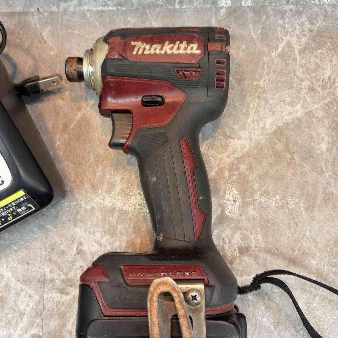 ★マキタ(makita) コードレスインパクトドライバー TD161DGXAR【八潮店】