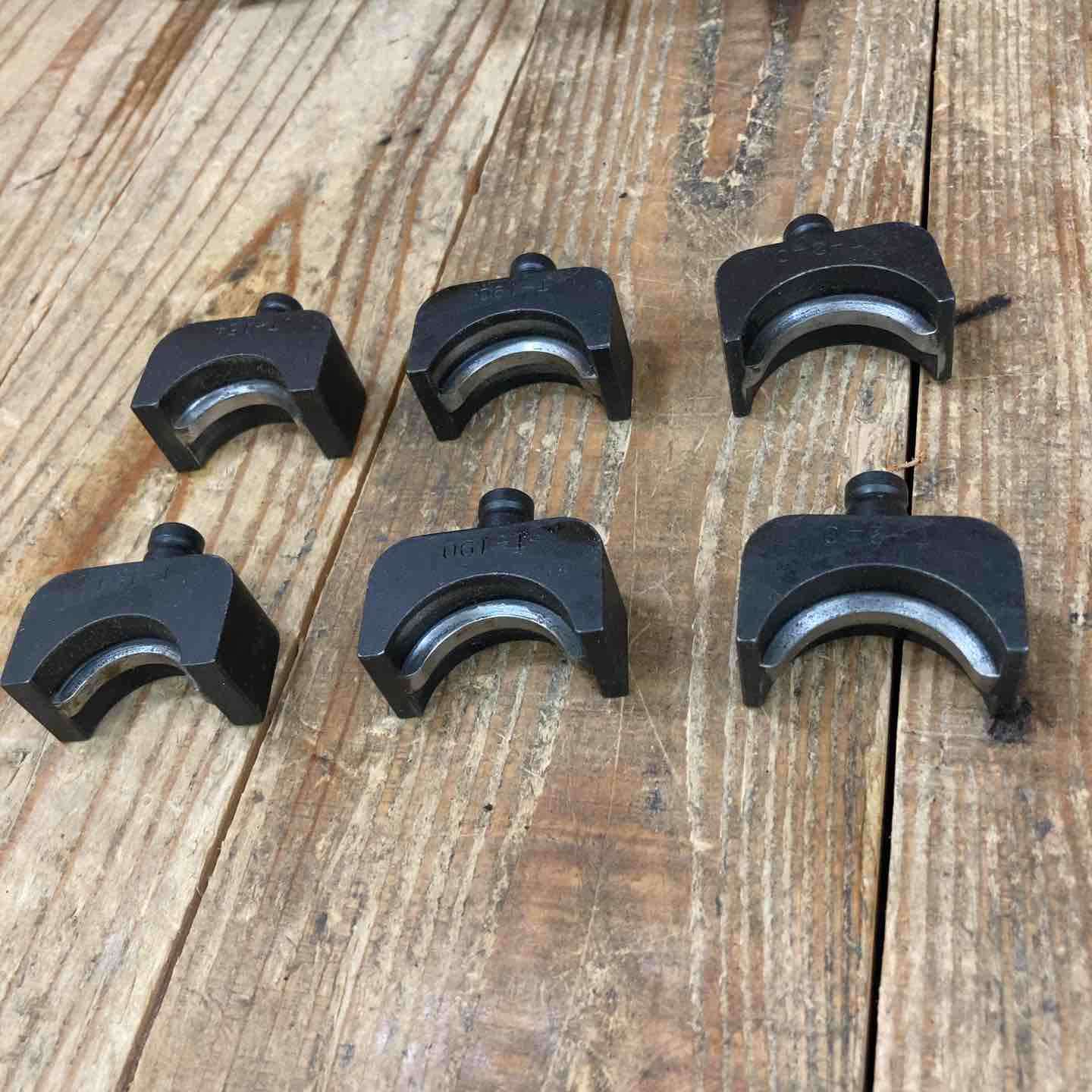 ◇泉精器(IZUMI) 油圧ヘッド分離式圧縮工具 16号B T型コネクタ用 動作