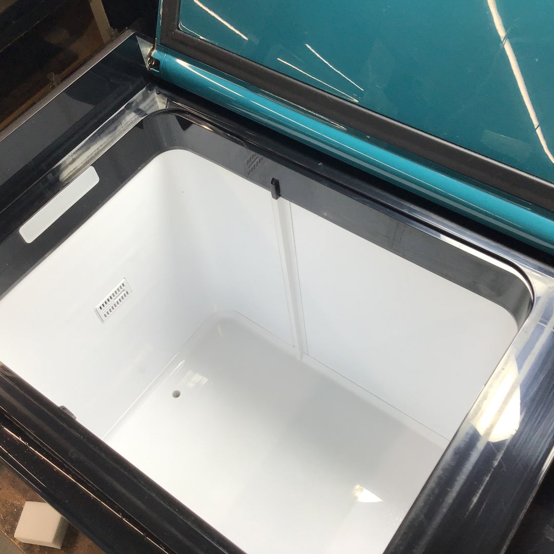 【中古品】★送料無料★マキタ makita 40V コードレス冷温庫 CW004GZ バッテリー2個 充電器付【戸田店】