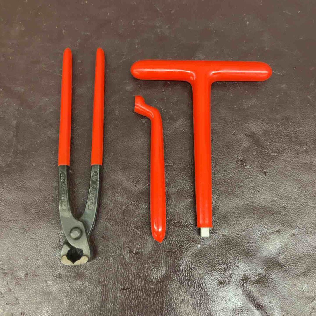 【中古品】 クニペックス(KNIPEX) 絶縁T型レンチ 9830 絶縁メガネレンチ 980110 エンドニッパー 99-250 【東大和店】