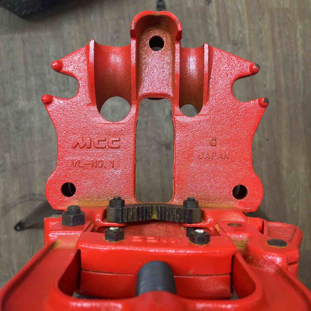 【店頭受取り限定】◇MCC(松阪鉄工所) 脚付パイプバイス NO.1 VL0101【桶川店】
