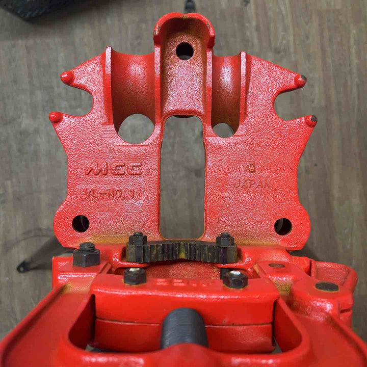 【店頭受取り限定】◇MCC(松阪鉄工所) 脚付パイプバイス NO.1 VL0101【桶川店】