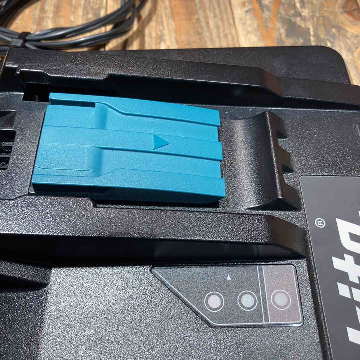 ★マキタ(makita) 2口急速充電器 DC18RD【所沢店】