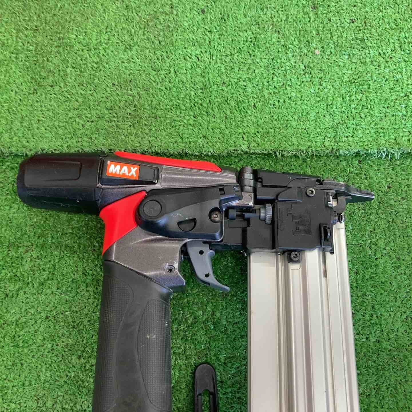 中古美品】 マックス/MAX 高圧フィニッシュネイラ・HA-55SF2(D) 【桶川