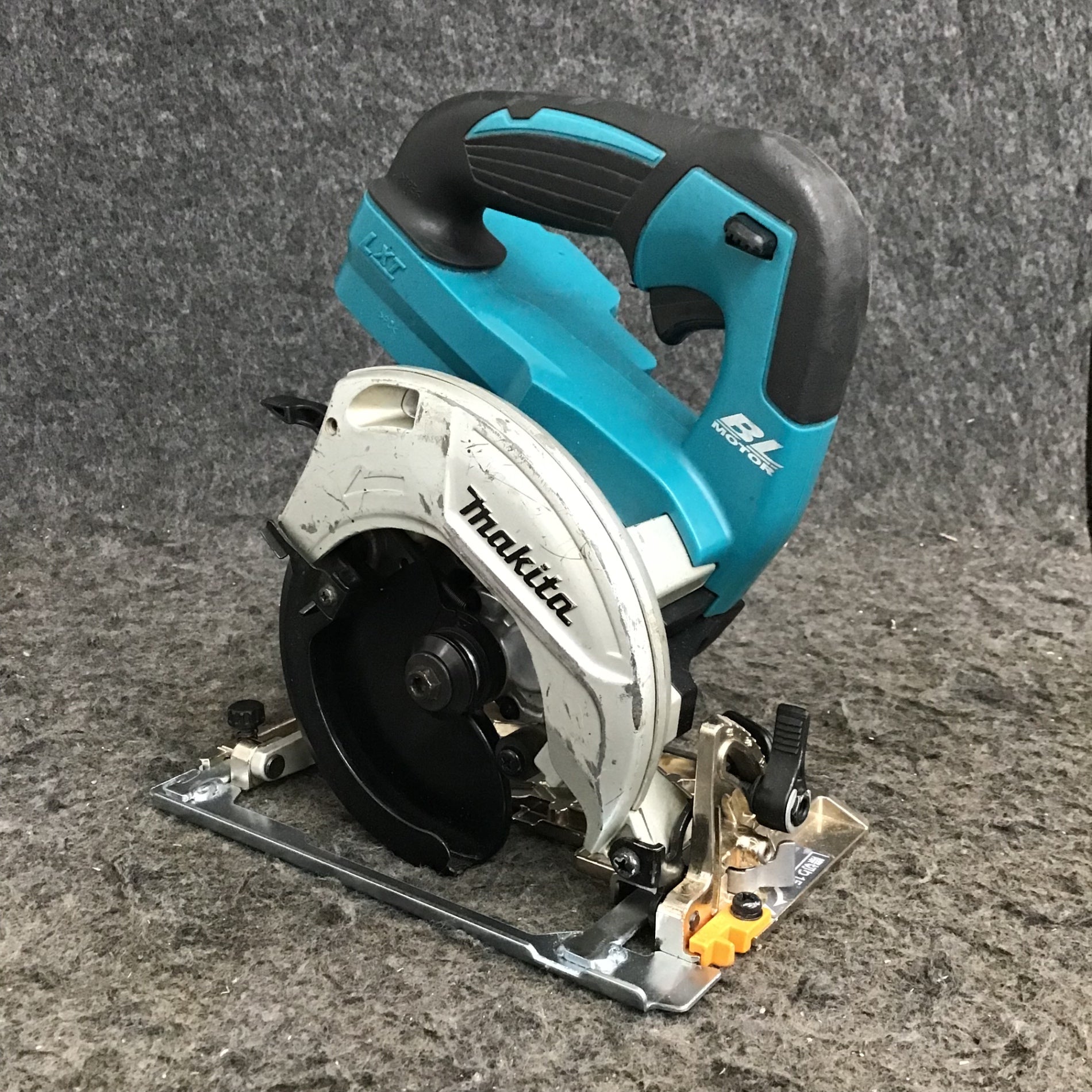 中古品】マキタ/makita コードレス丸のこ HS470DZ 【鴻巣店】 – アクト