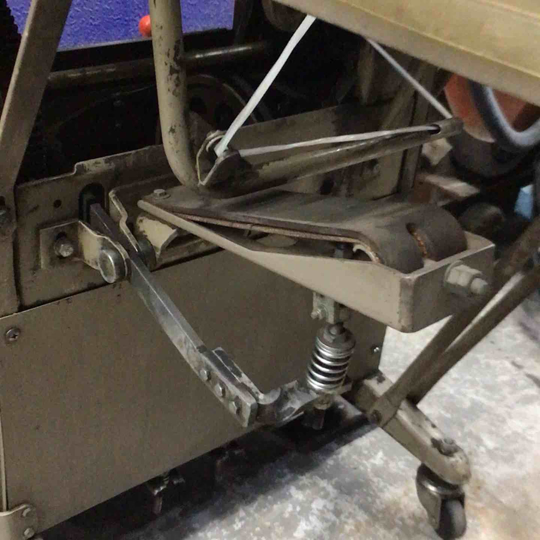 【中古品／店頭受取り限定】山田機械 TOM　自動紐掛機 T-60型【八潮店】