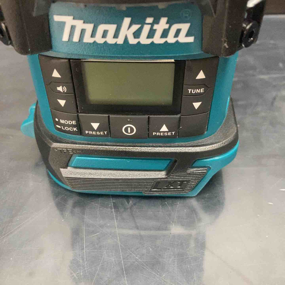 ★マキタ(makita) コードレスランタン付きラジオ MR054【川越店】