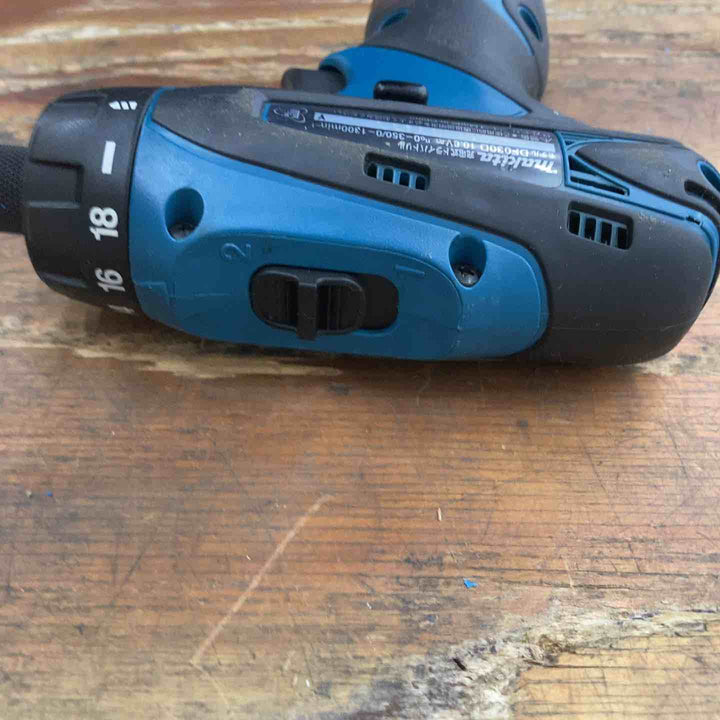☆マキタ(makita) コードレスドリルドライバー DF030DZ【柏店】